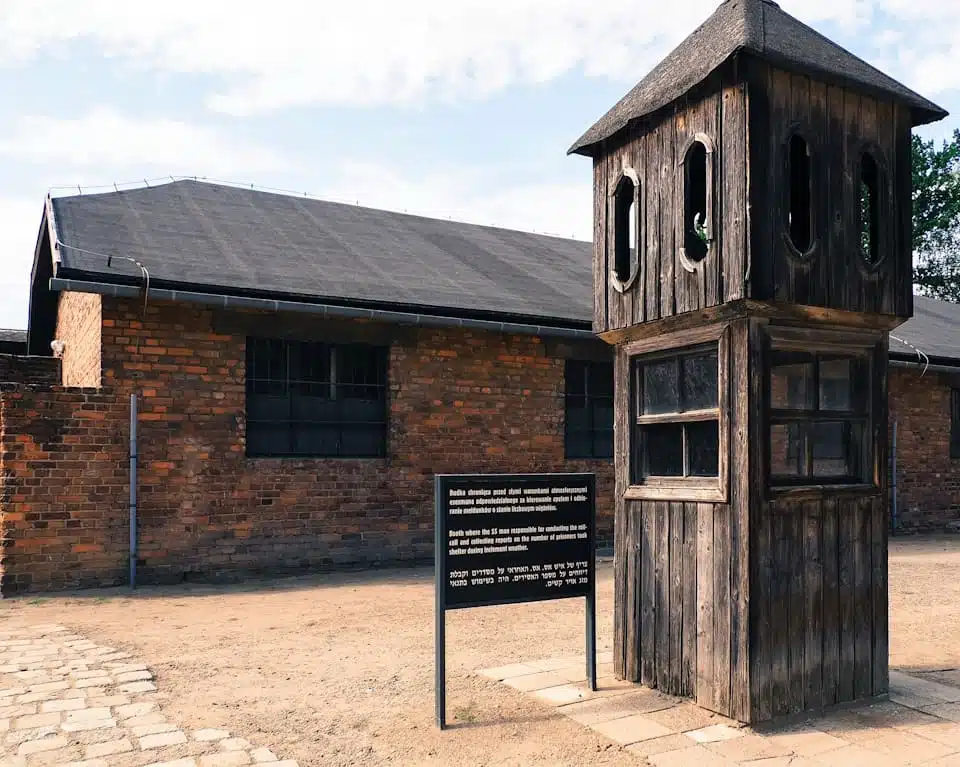 How to get to Auschwitz from Krakow in 2026?